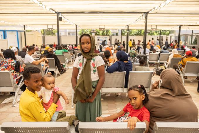 الصراع في السودان يعطل الدراسة ويحول مؤسسات التعليم إلى مراكز لإيواء النازحين 