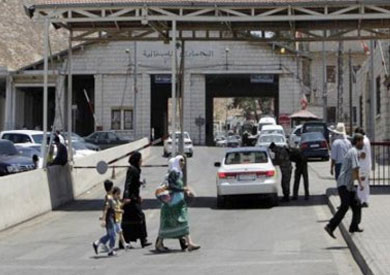 أرشيفية لأحد المعابر اللبنانية السورية
