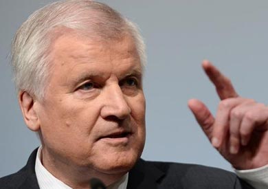 رئيس وزراء ولاية بافاريا هورست زيهوفر.