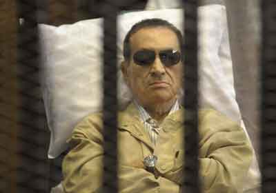 رشح مبارك الفريق أول عبد الفتاح السيسي وزير الدفاع، لتولي منصب الرئاسة