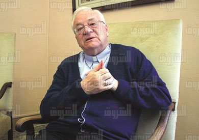 الأب إيلاريو أسقف طائفة اللاتين كاثوليك فى تونس- تصوير كارولين كامل