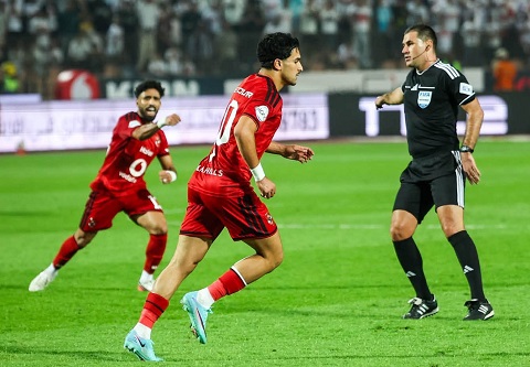 الصورة الرئيسية لمقال: عصام عبد الفتاح: أنا ضد التحكيم الأجنبي.. ولا أتحمل مسؤولية أخطاء حكم القمة