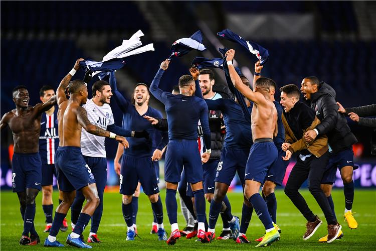 باريس سان جيرمان يحتفل بلقب الدوري الفرنسي - بوابة الشروق - نسخة ...