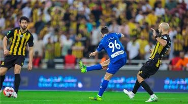 طاقم تحكيم أرجنتيني لمواجهة كلاسيكو السعودية بين الهلال والاتحاد - بوابة الشروق - نسخة الموبايل