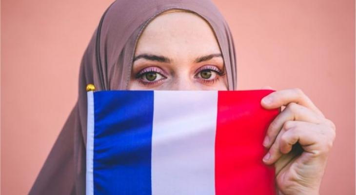 Le Sénat français vote l’interdiction du foulard dans le sport