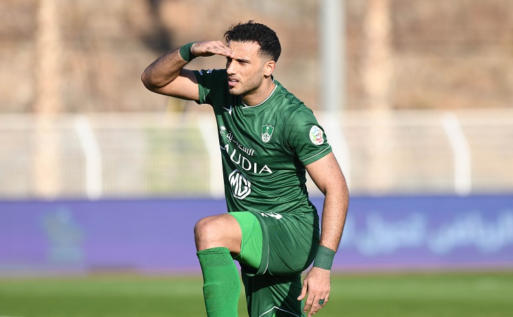 Ø§Ù„Ø³ÙˆÙ…Ø© Ù„Ø§Ø¹Ø¨ Ø§Ù„Ø£Ù‡Ù„ÙŠ Ø§Ù„Ø³Ø¹ÙˆØ¯ÙŠ ÙŠÙ‡Ø¯ÙŠ Ø£Ù‡Ø¯Ø§ÙÙ‡ Ø§Ù„Ø«Ù„Ø§Ø«Ø© ÙÙŠ Ø´Ø¨Ø§Ùƒ Ø§Ù„Ø¹ÙŠÙ† Ù„ÙˆØ§Ù„Ø¯Ù‡ Ø¨ÙˆØ§Ø¨Ø© Ø§Ù„Ø´Ø±ÙˆÙ‚ Ù†Ø³Ø®Ø© Ø§Ù„Ù…ÙˆØ¨Ø§ÙŠÙ„