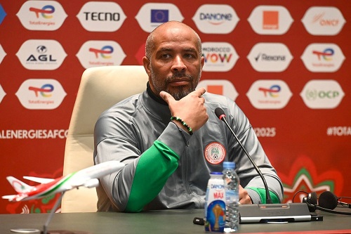 مدرب نيجيريا: كنت سأعتزل التدريب لو خسرنا مباراة البرونزية أمام مصر