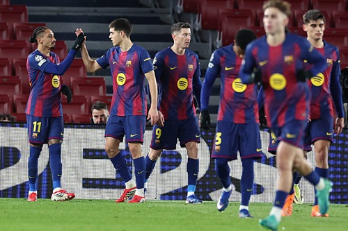 برشلونة وتوتنهام ولشبونة يتأهلون مباشرة لثمن نهائي دوري الأبطال