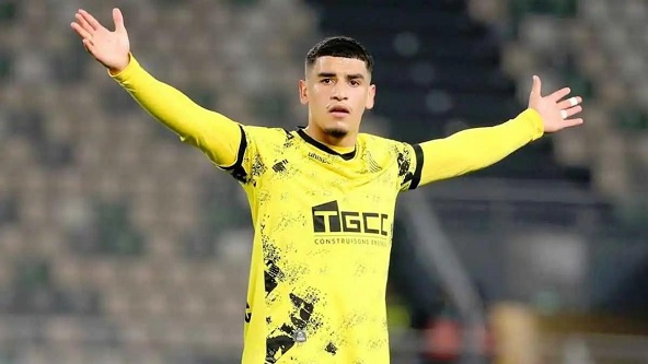 المغرب الفاسي ينفي مفاوضات الأهلي لضم سفيان بنجديدة