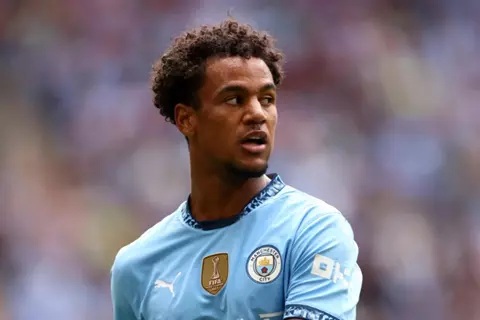 أوسكار بوب يرحل عن مانشستر سيتي وينضم إلى فولهام