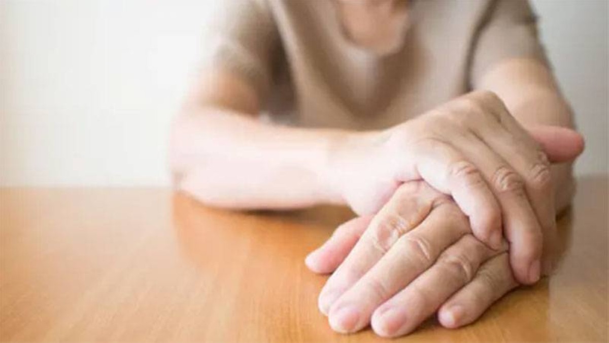 دراسة: الإفراط في تناول الأغذية فائقة المعالجة يزيد مخاطر الإصابة بالاعراض المبكرة للشلل الرعاش 