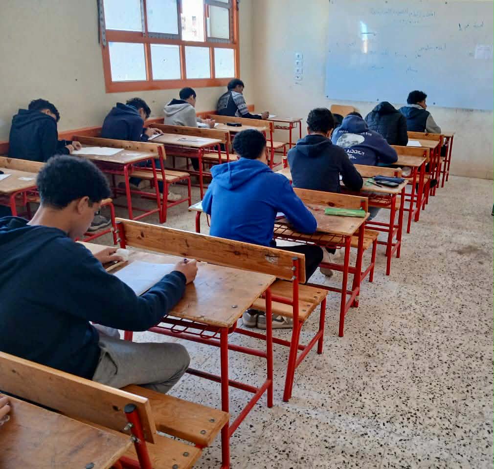 تداول امتحان اللغة العربية للشهادة الإعدادية بعدة محافظات على جروبات الغش 
