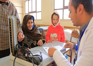 الكشف الطبي على 1500 مواطن في قرية الطرحة بدمياط مجانا