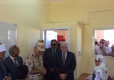 عسكر وفوده يفتتحان مدرسة بتجمع عرب القريني بمدينة راس سدر