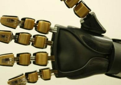 جهاز الاستشعار يظهر في رؤوس الأصابع في اليد الاصطناعية