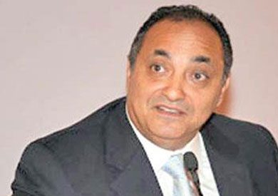 رجل الأعمال منصور عامر