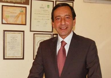 أستاذ علاج الأورام بكلية طب قصر العيني د. ياسر عبد القادر